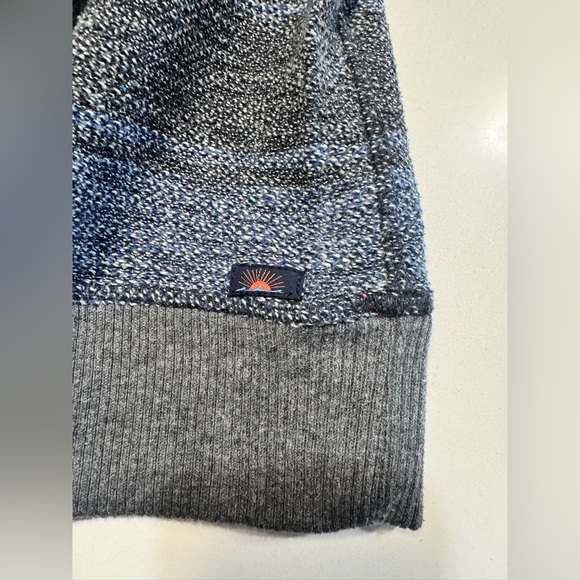 Faherty Men’s Sweater Size XLG Blue/Gray Stripe - Picture 3 of 6